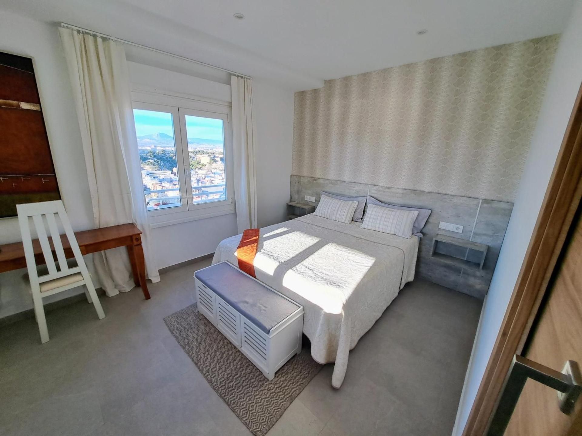 1-BR-Apartment (28th floor with Sea View)