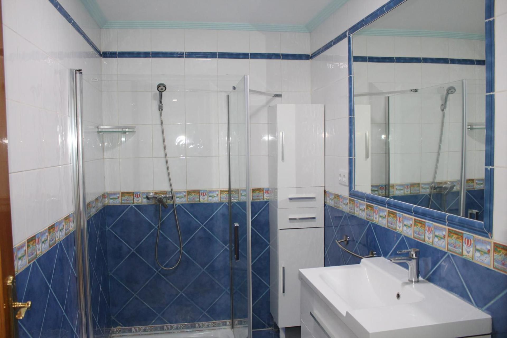 Single Room with Shared Bathroom