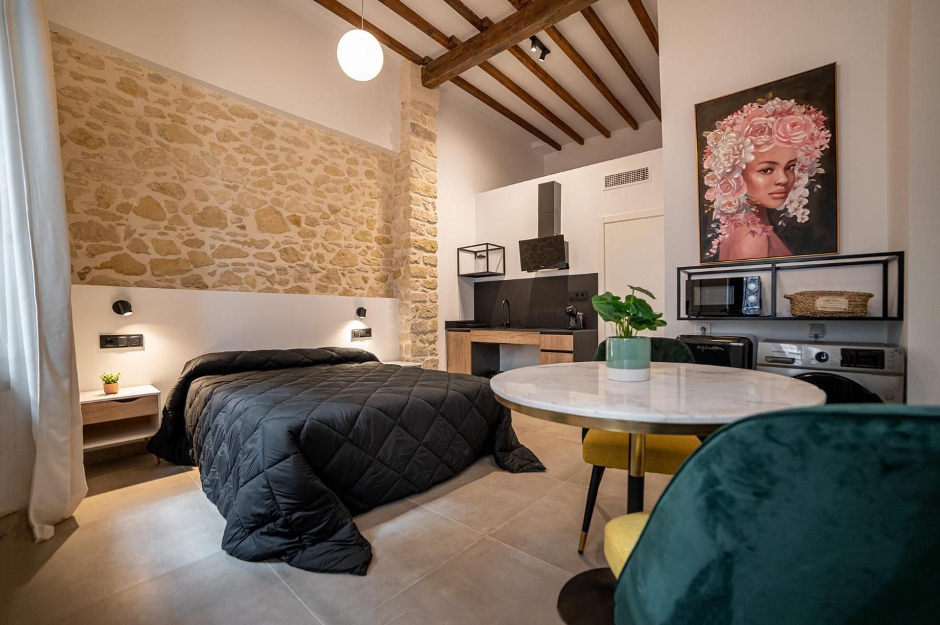 Studio Apartment