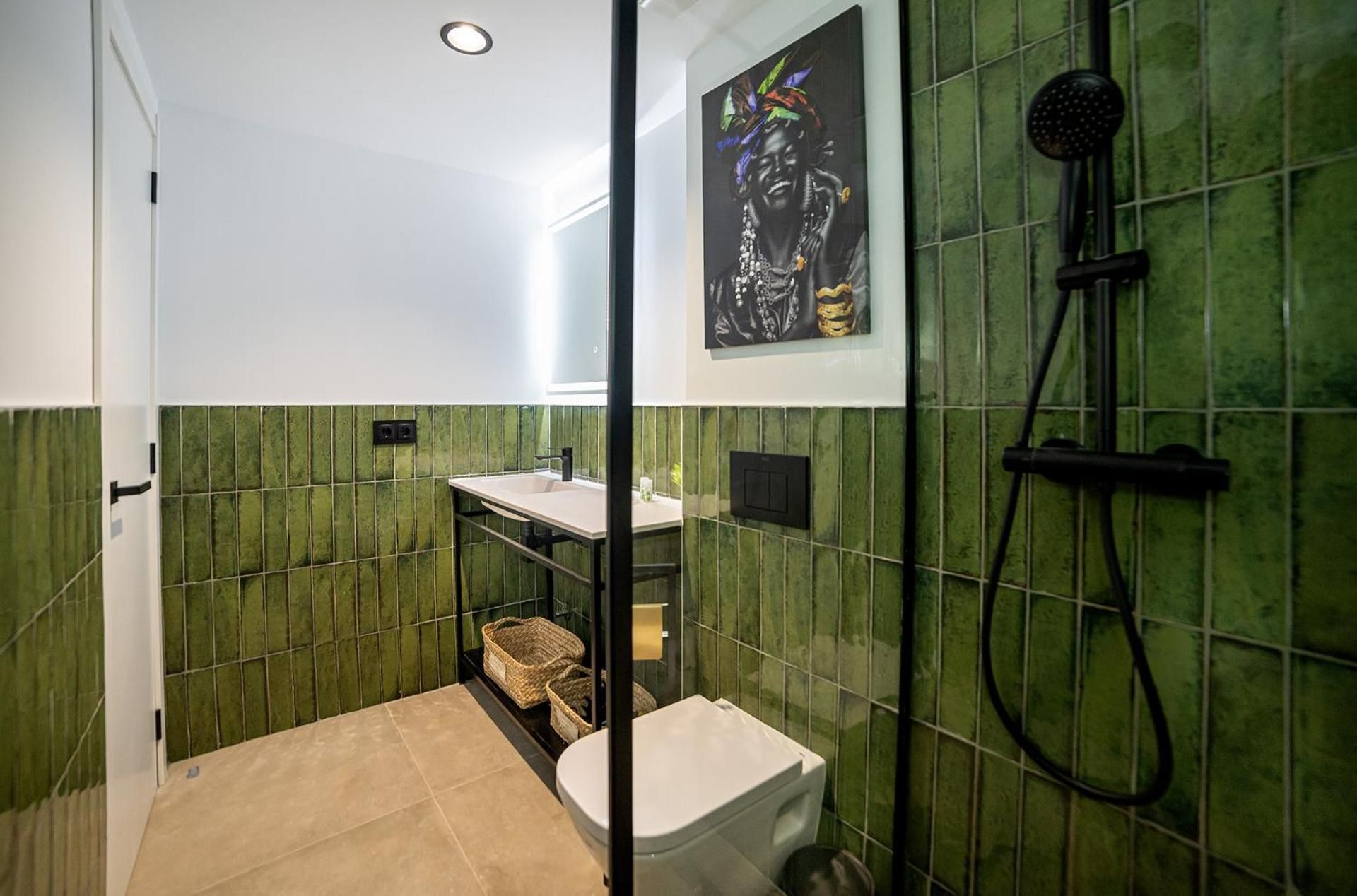 Studio with Spa Bath
