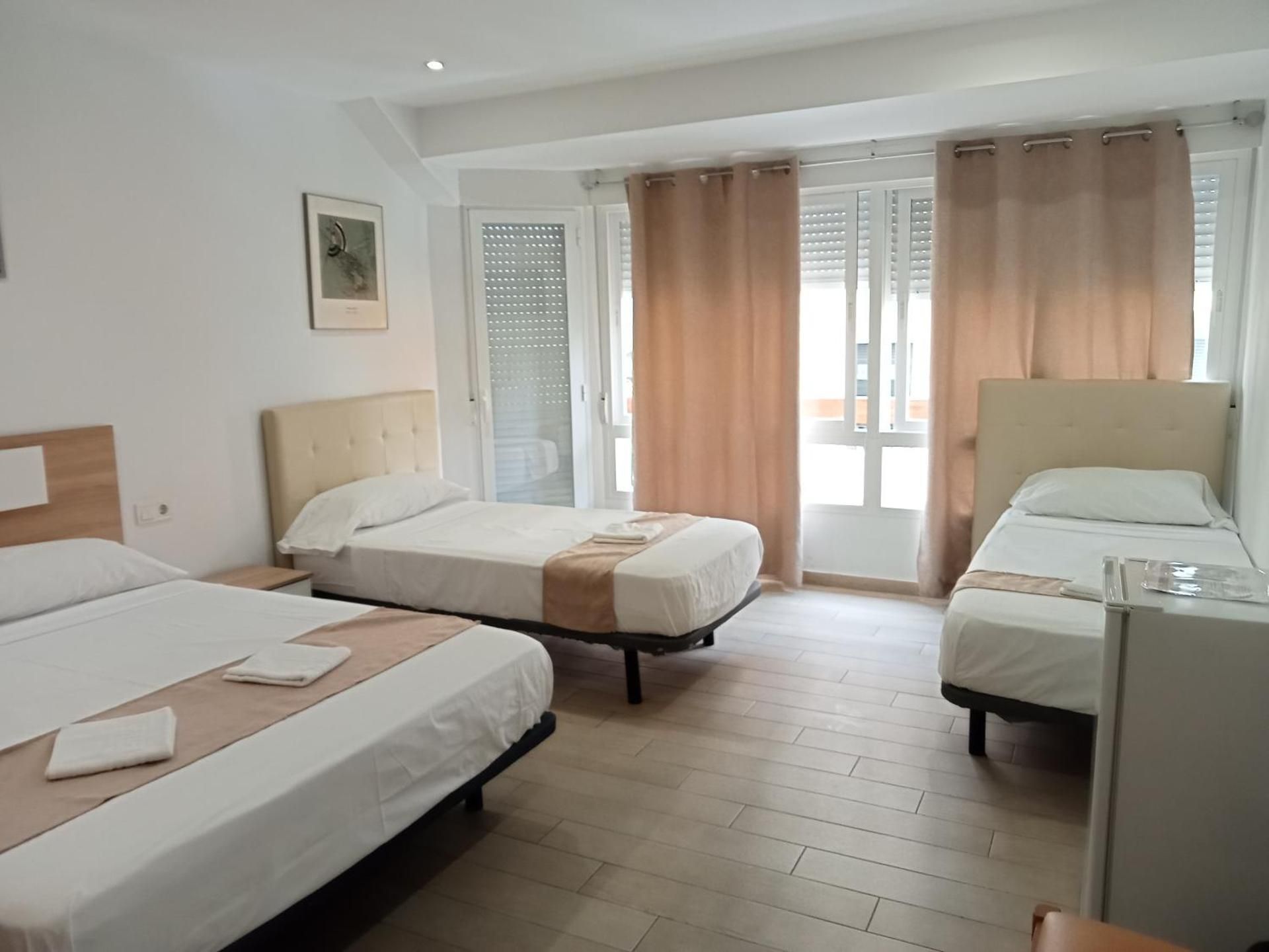 Quadruple Room with Private External Bathroom