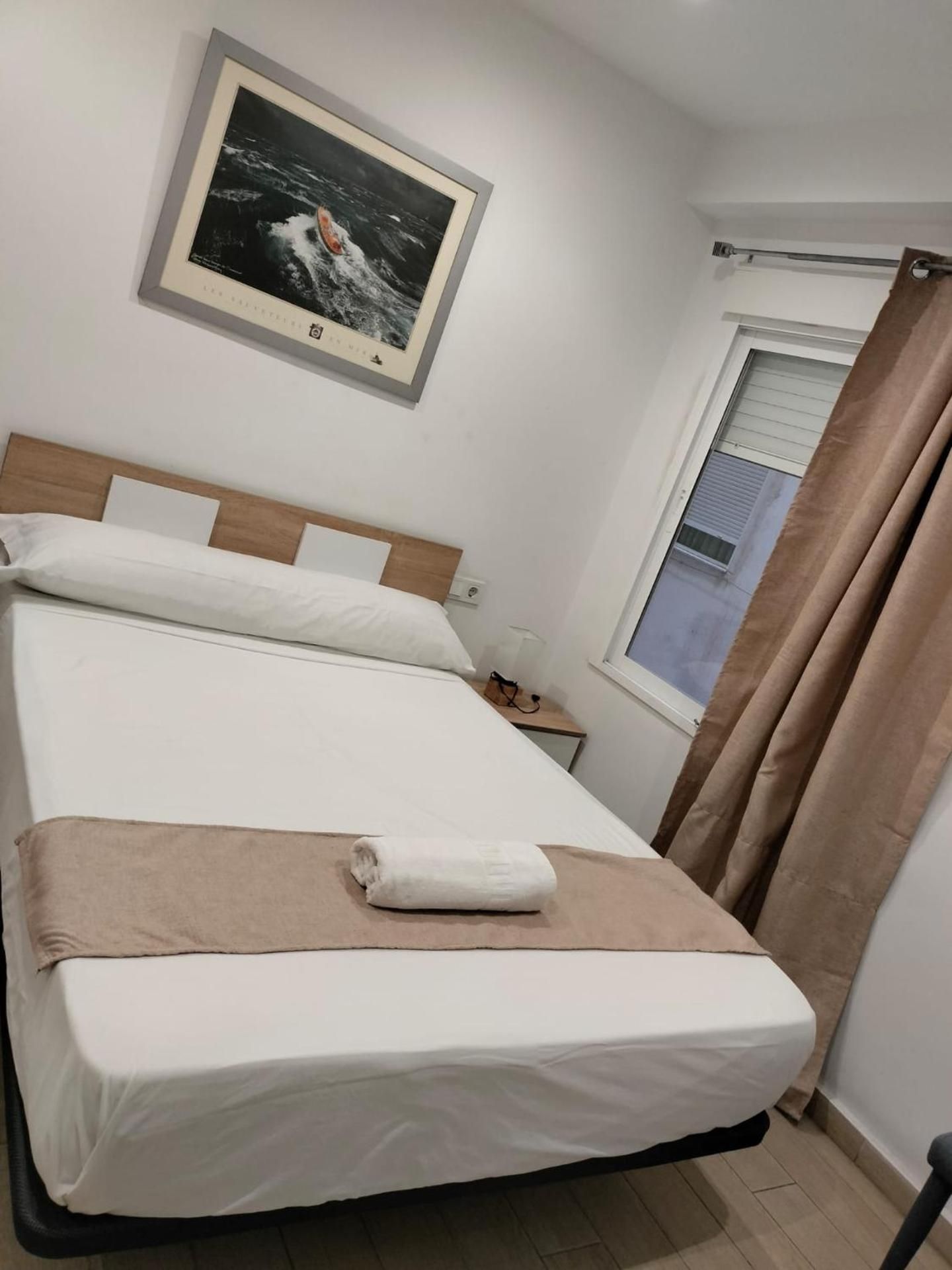 Single Room with Shared Bathroom