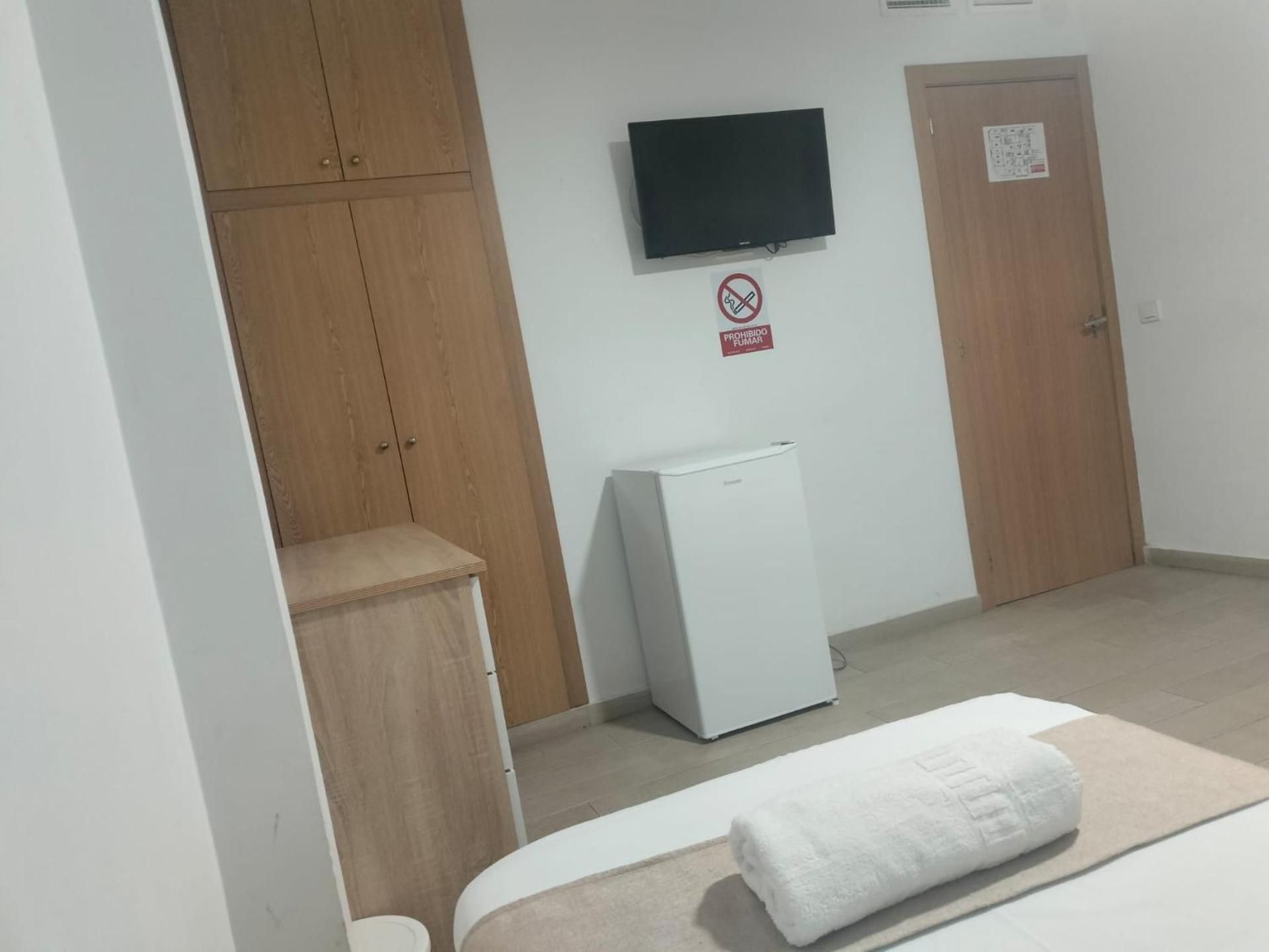 Economy Triple Room with Shared Bathroom