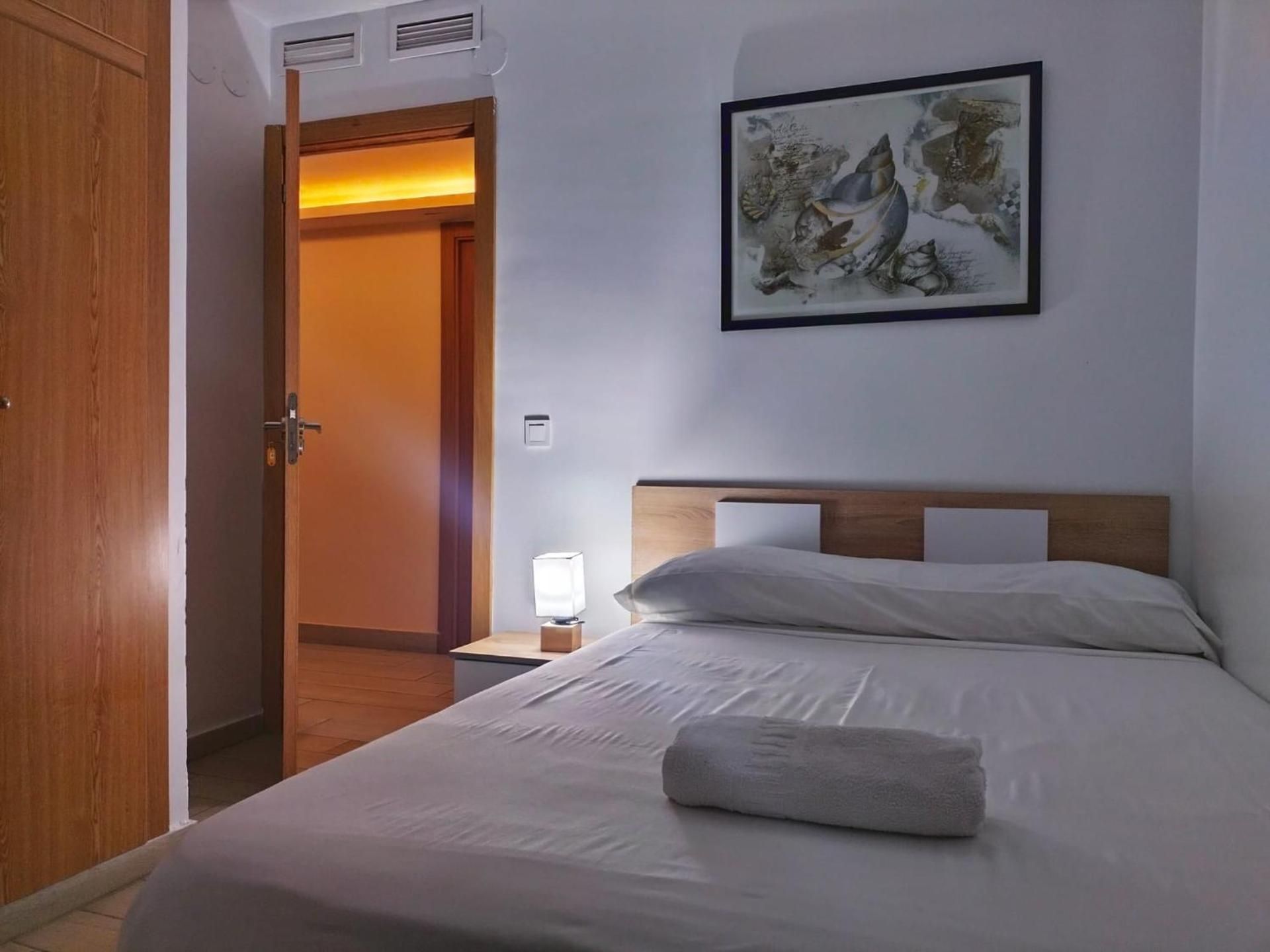 Single Room with Shared Bathroom