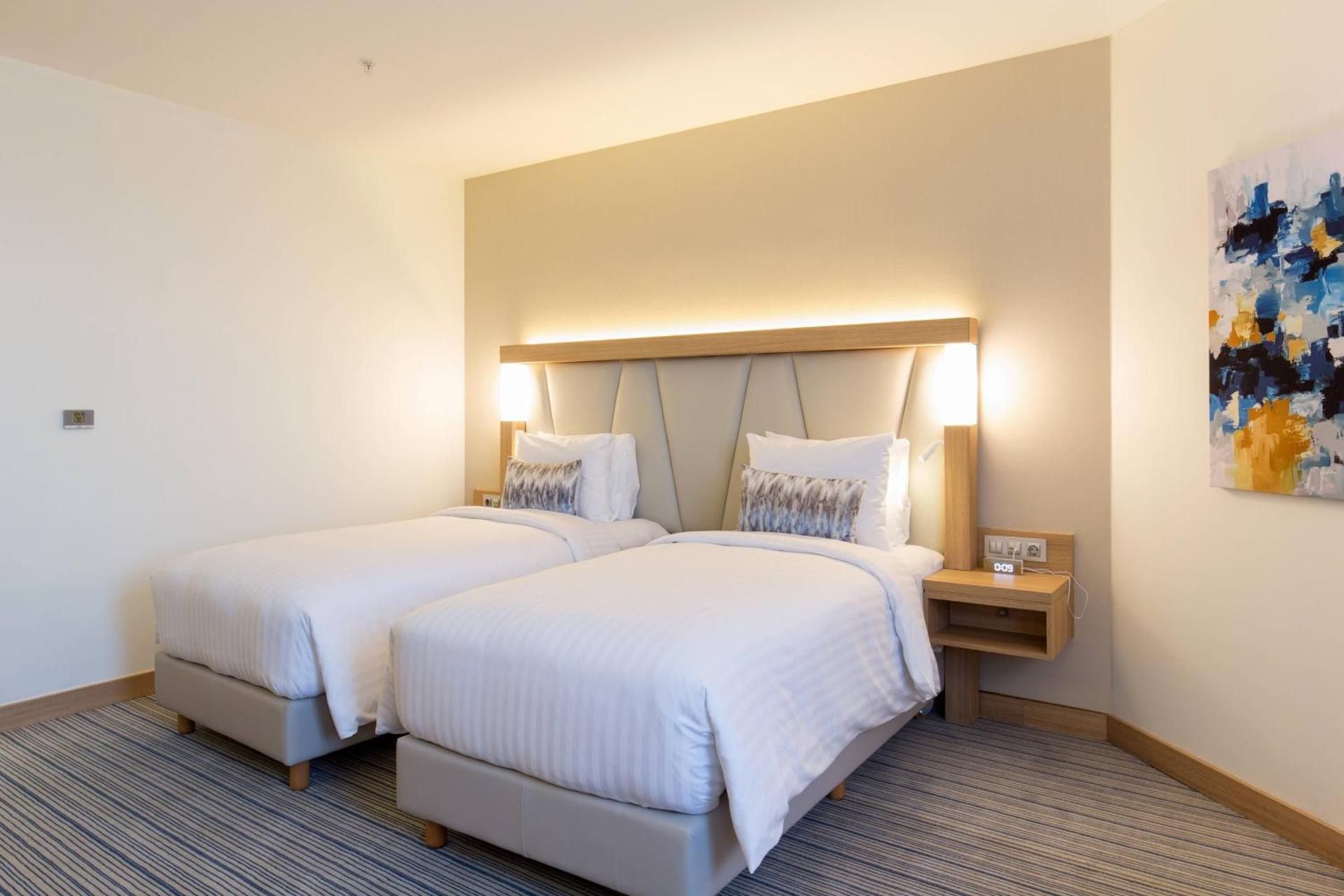 Deluxe, Guest room, 2 Twin/Single Bed(s), City view