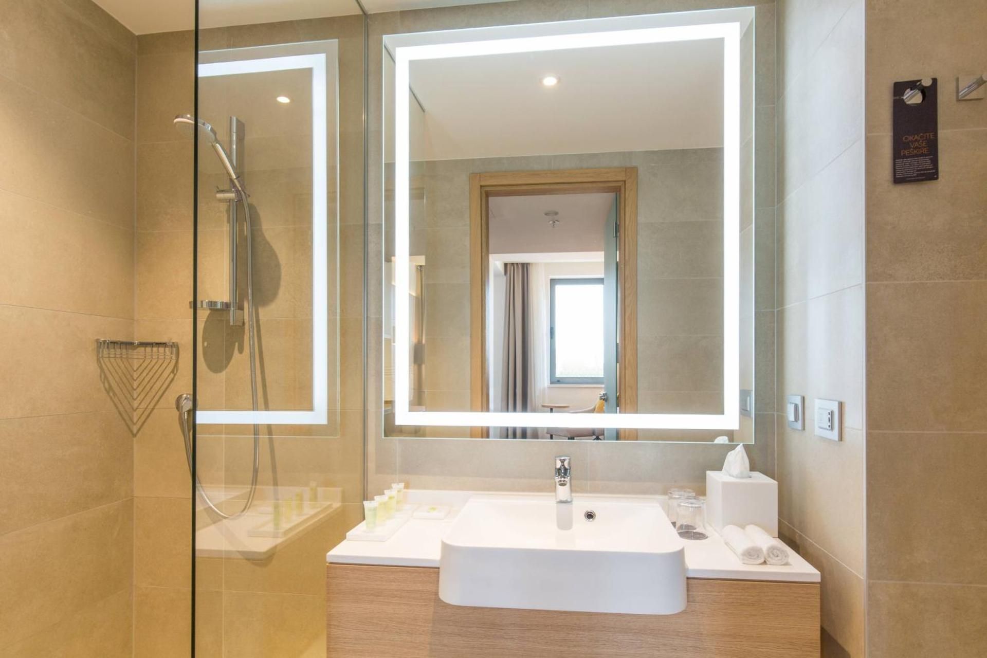 Deluxe, Guest room, 2 Twin/Single Bed(s), City view