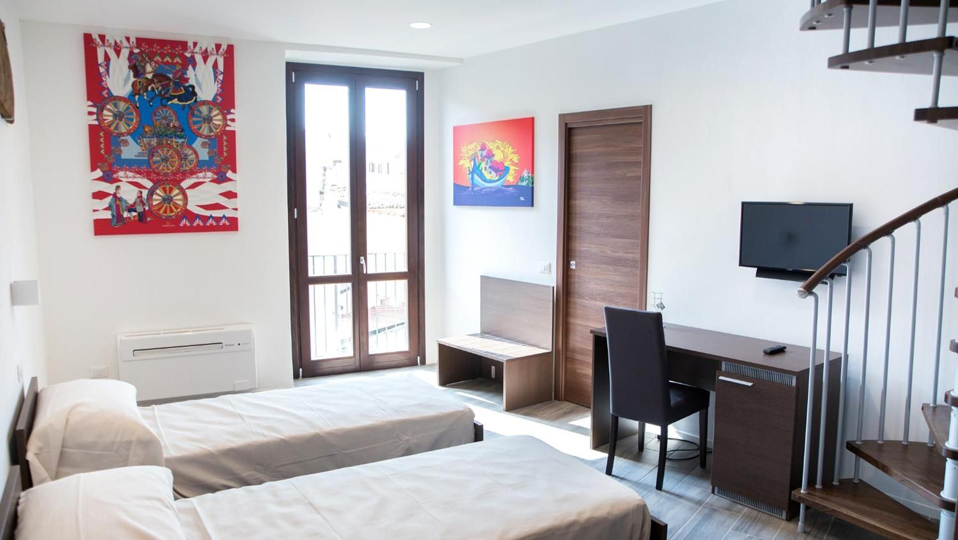 DELUXE APARTMENT