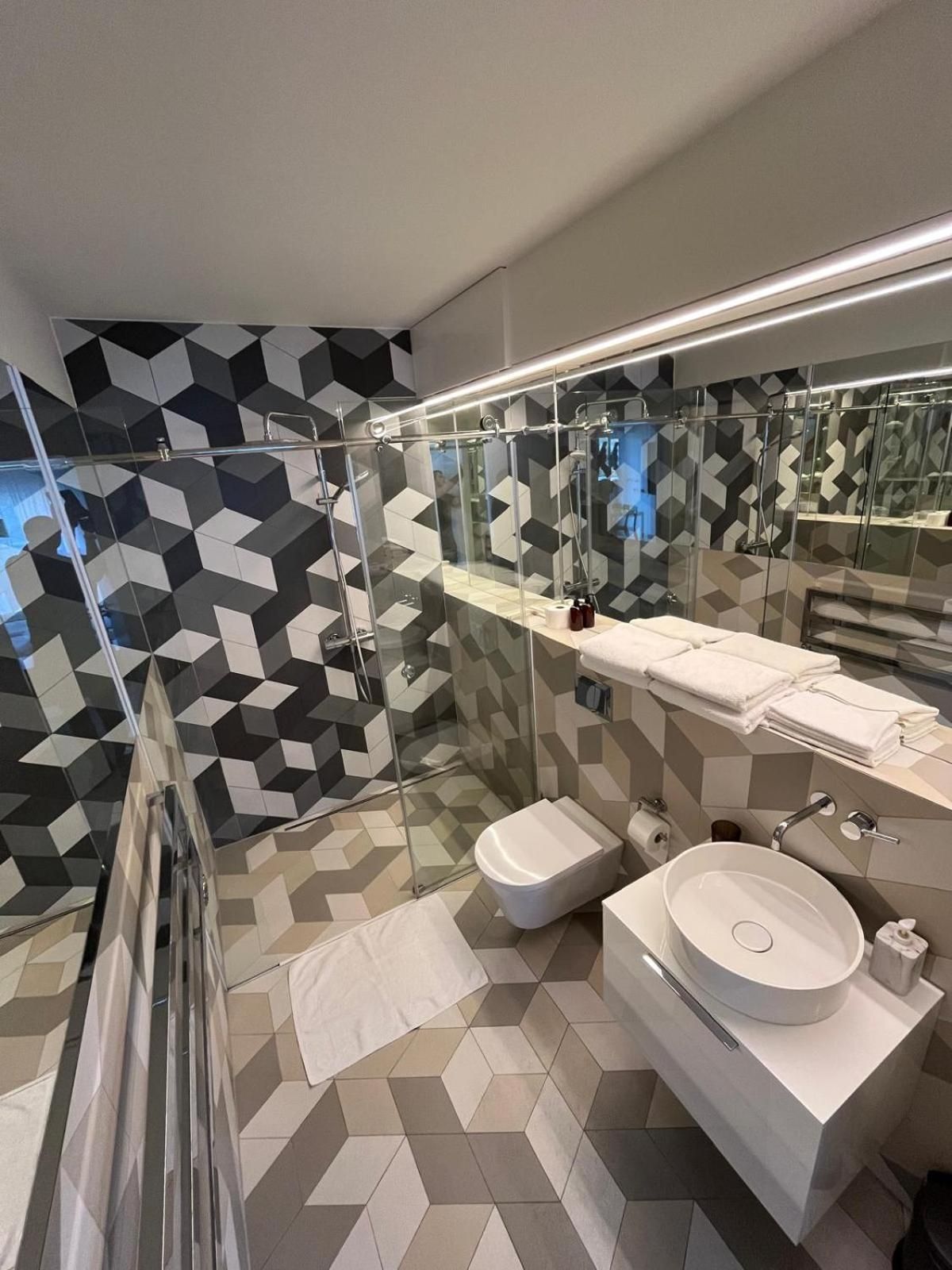 Deluxe Double Room with Extra Bed