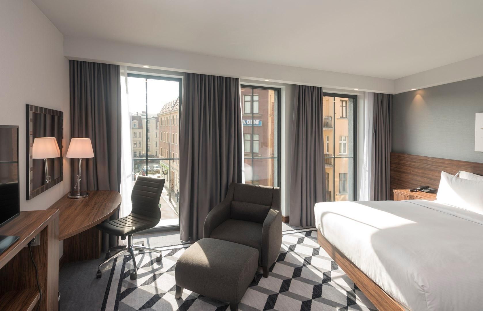 Queen Room with City View