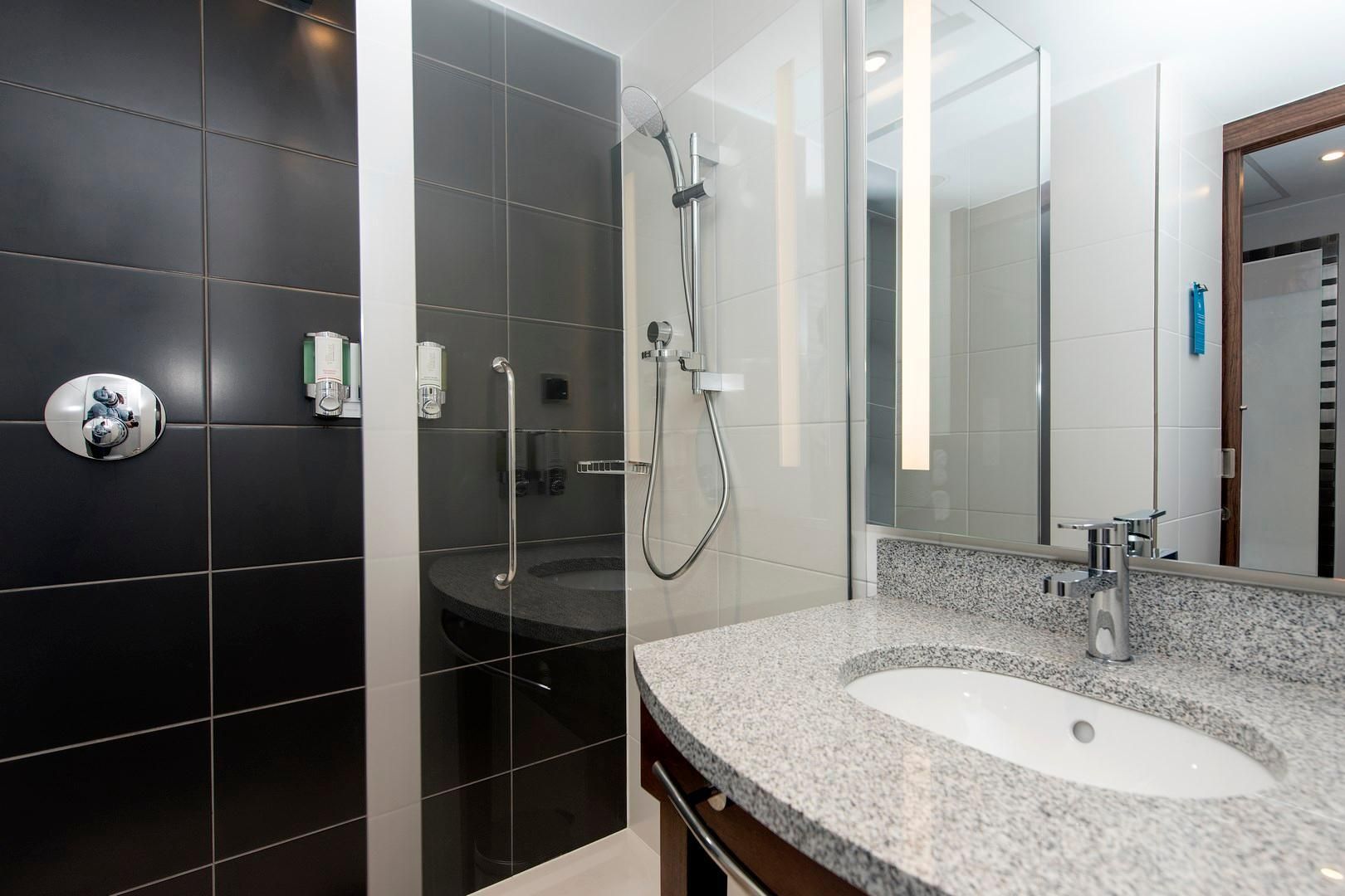 Queen Room with Sofa Bed and View