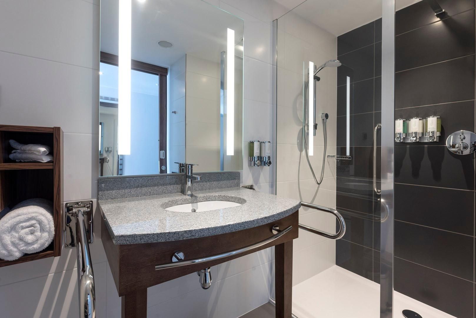 Hampton by Hilton Poznan Old Town Queen Room 3