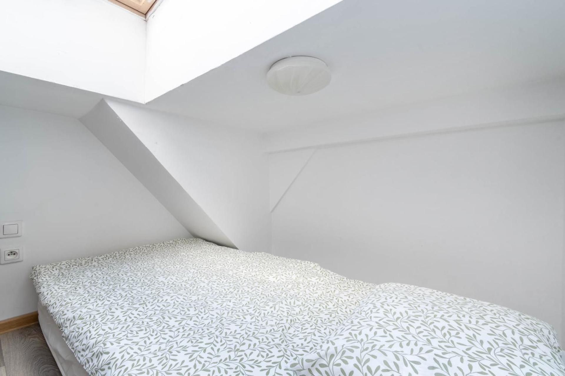 Standard Twin Room with Shared Bathroom