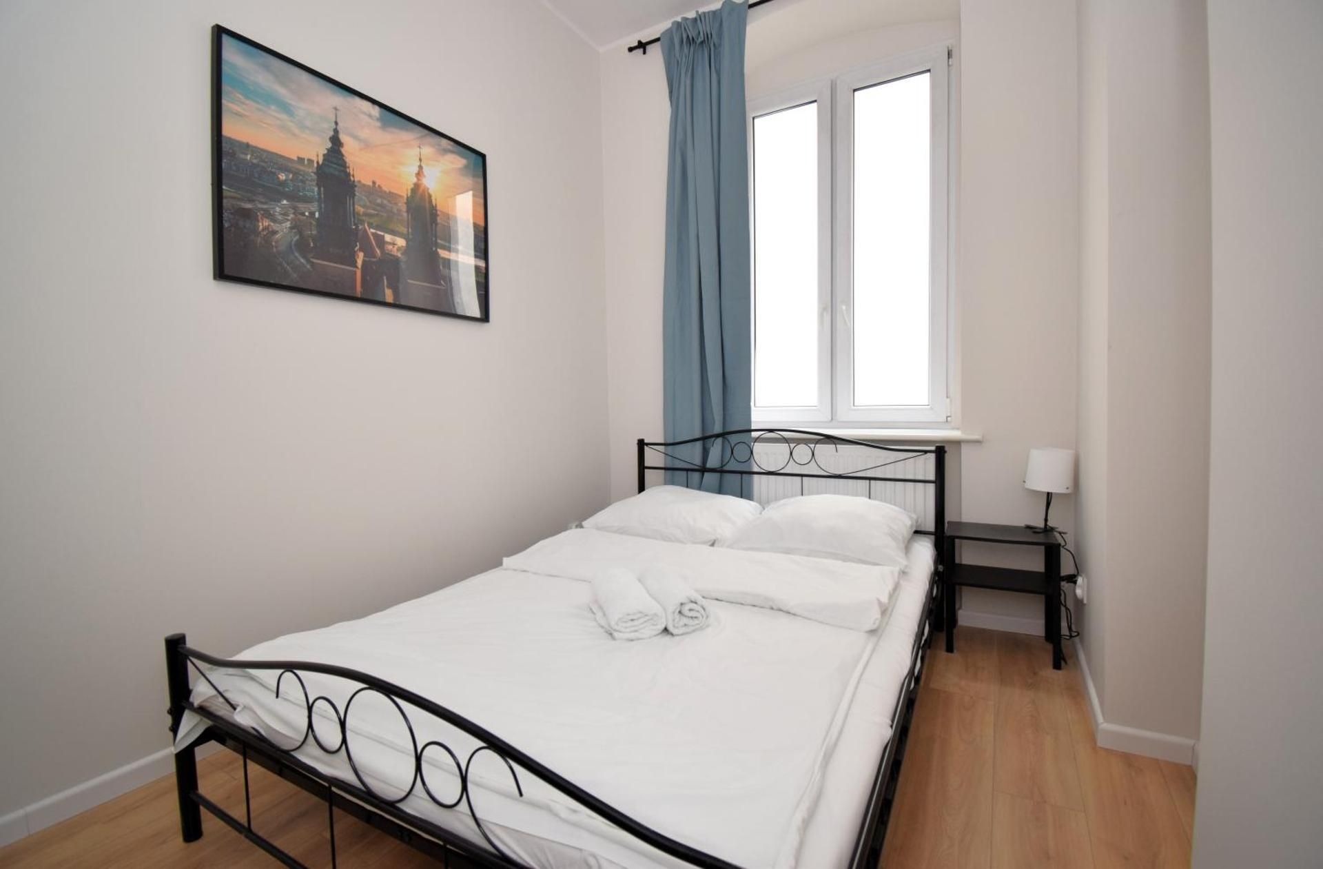 Single Room with Shared Bathroom