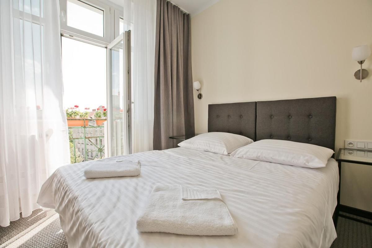 Apartment with Balcony (2 Adults)