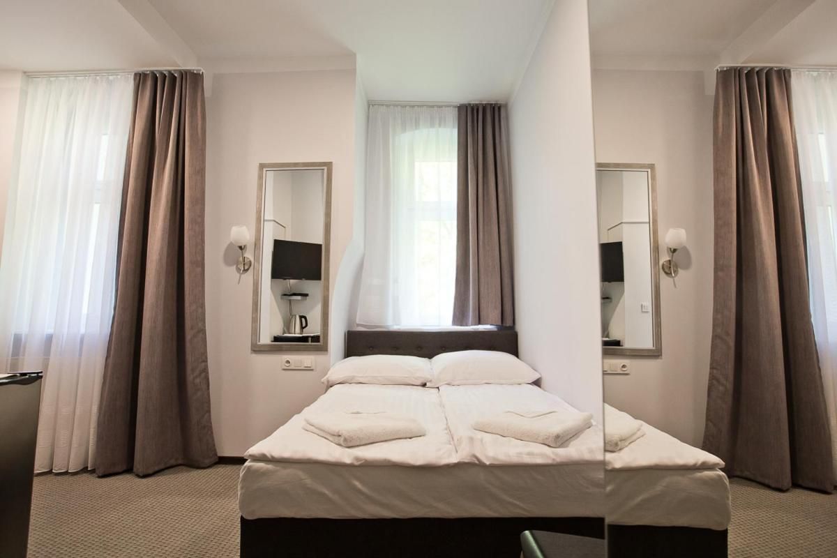 Apartment (2 Adults)