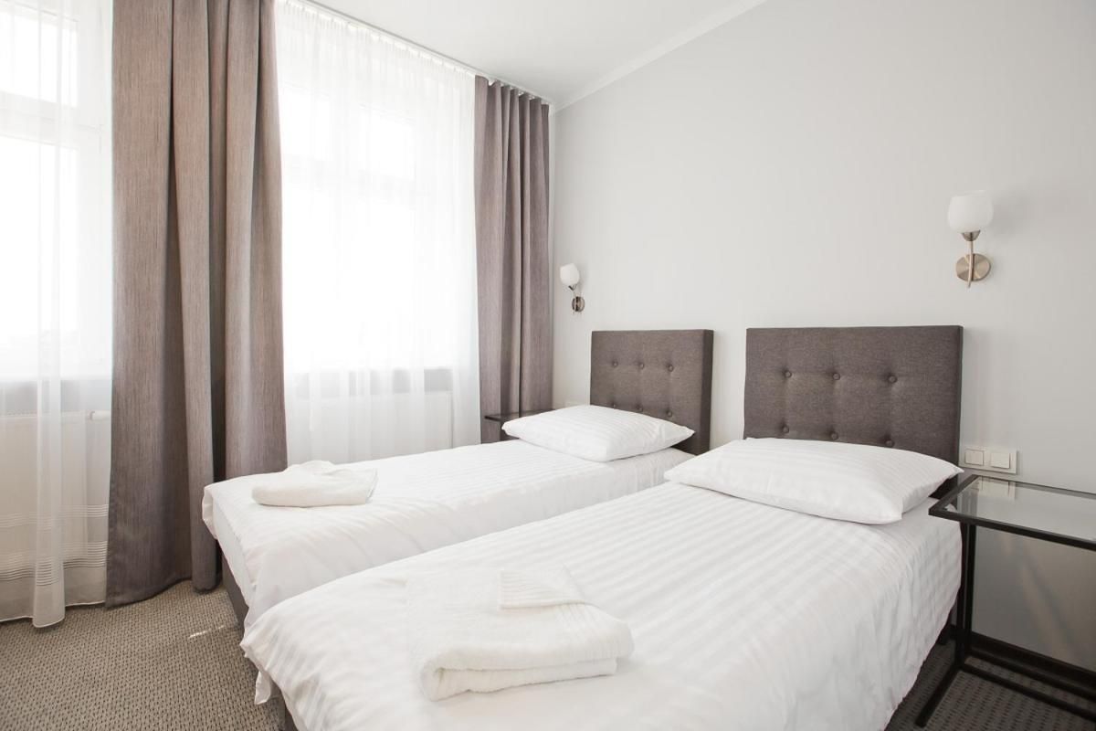 Large Double or Twin Room