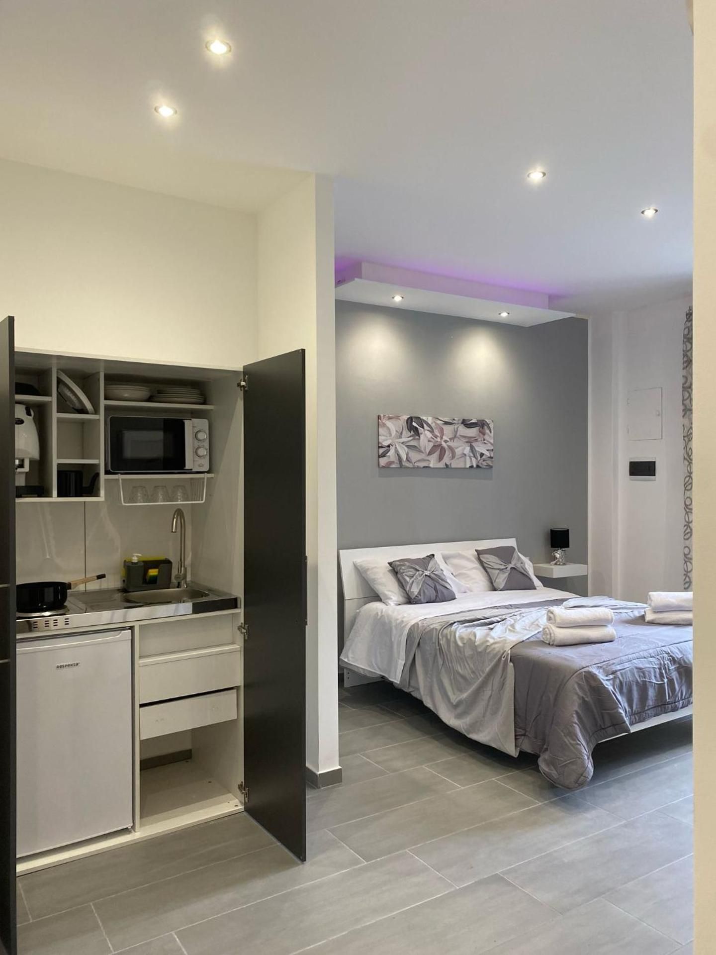 Quadruple Room with Private Bathroom