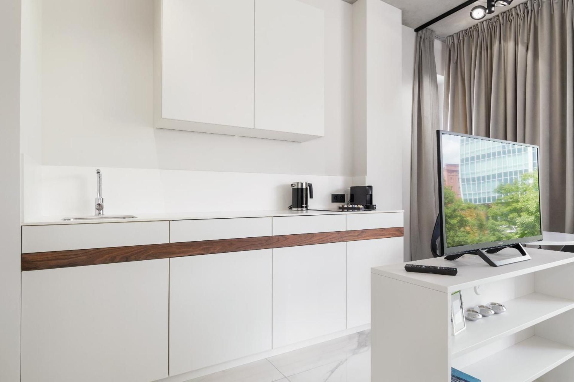 Deluxe Apartment 06