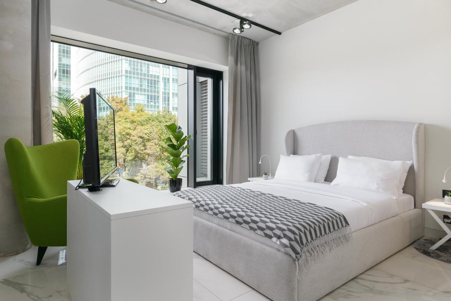 Deluxe Apartment 07