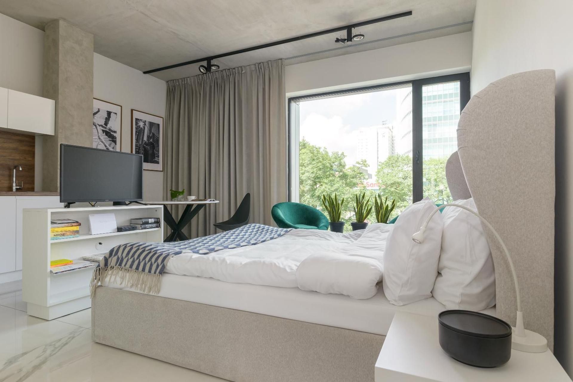 Deluxe Apartment 03