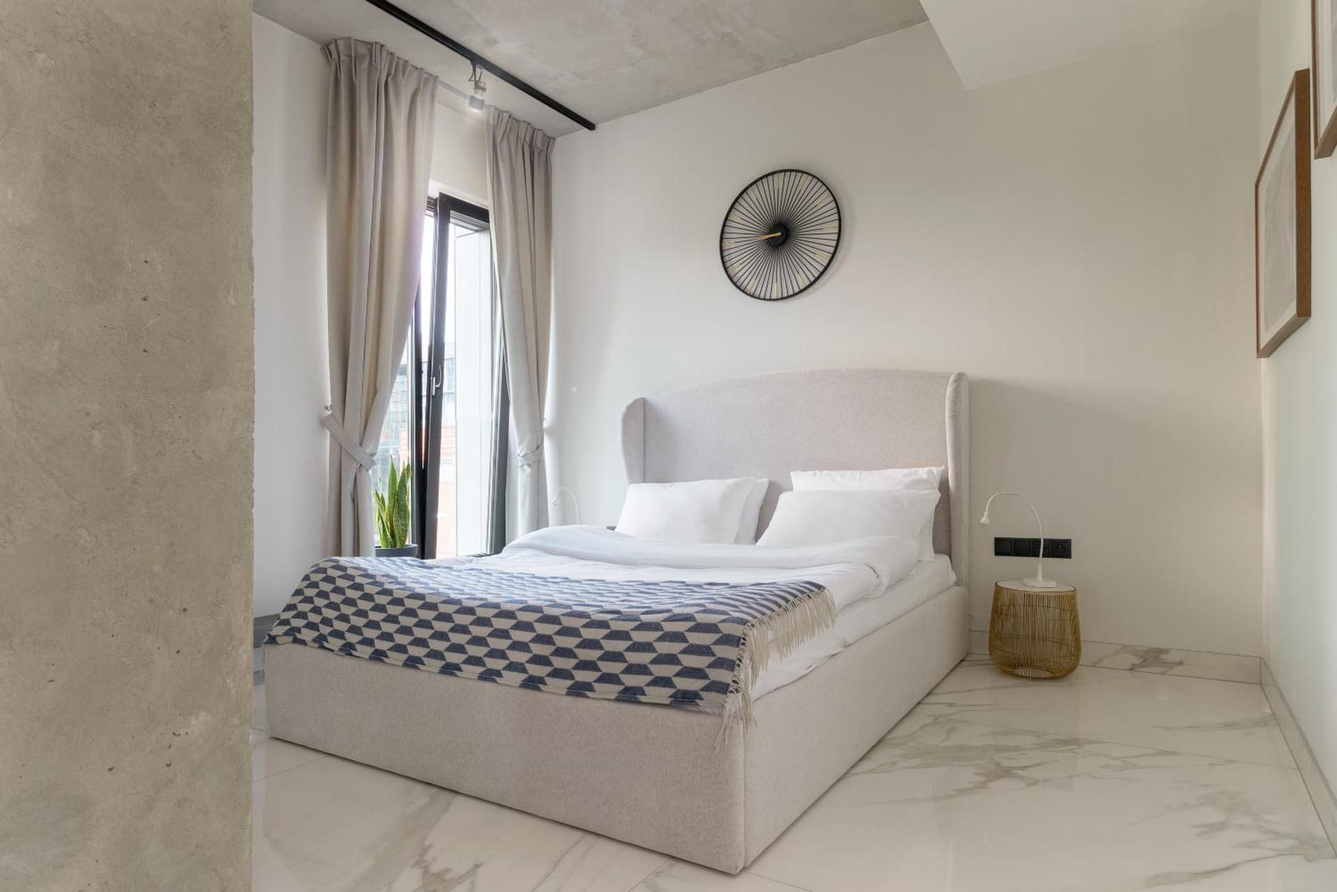 Deluxe Apartment 02