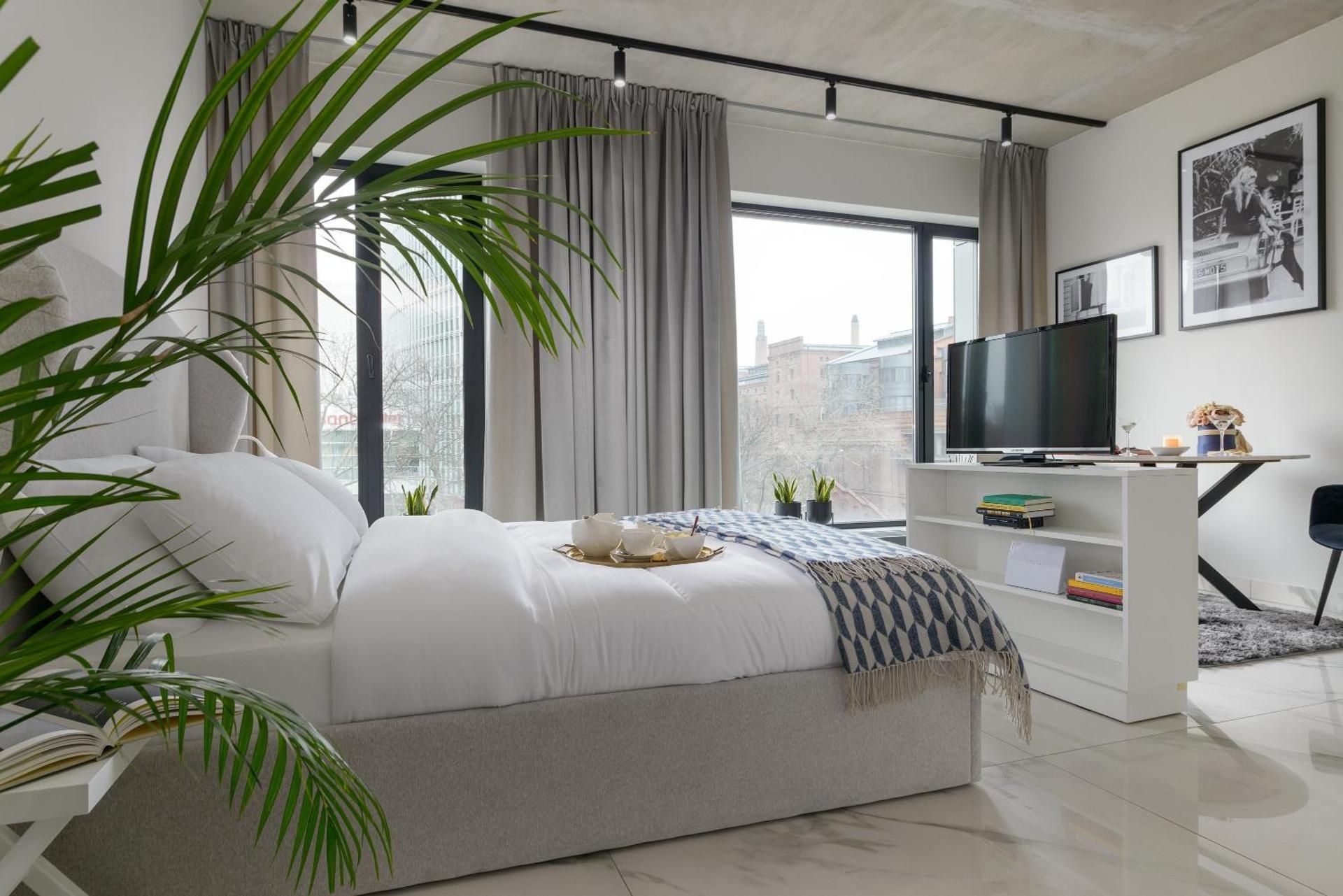 Deluxe Apartment 04