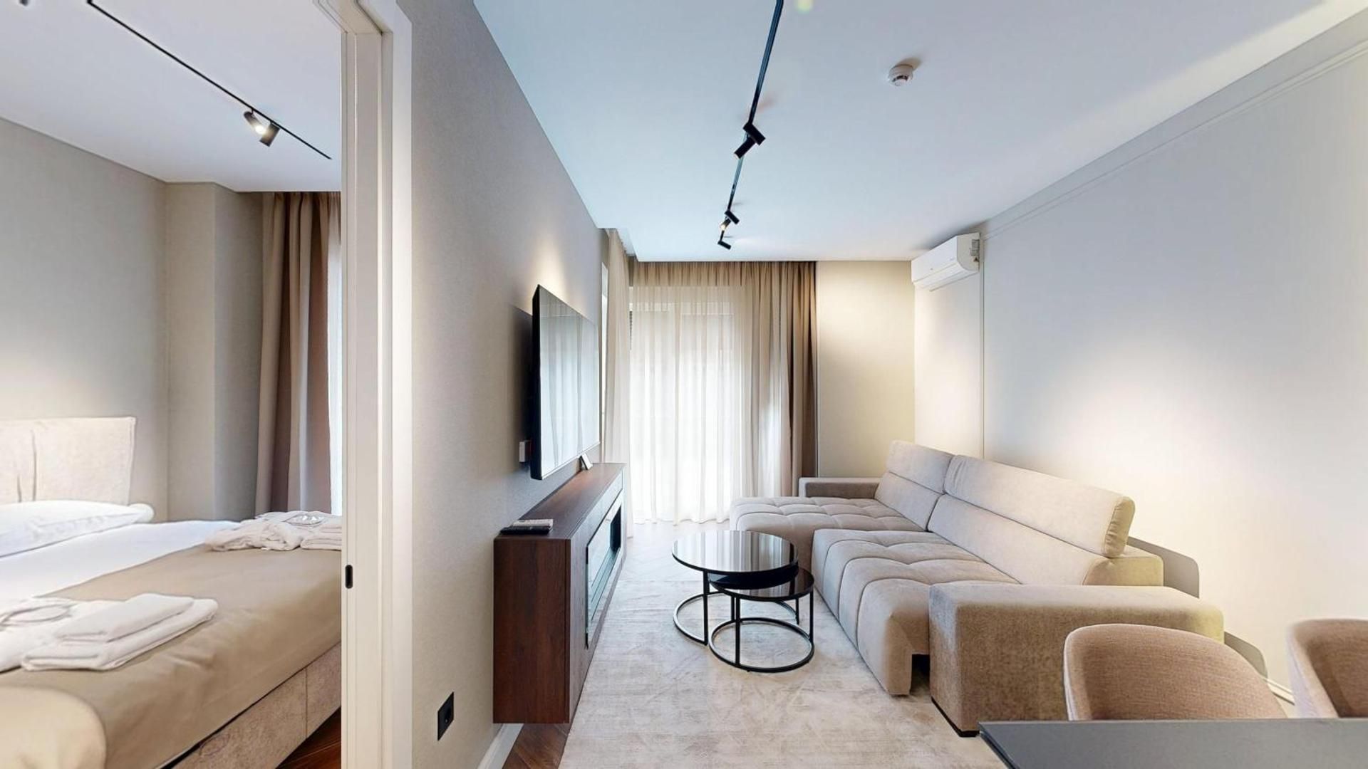 Deluxe Apartment with Large Outdoor Terrace