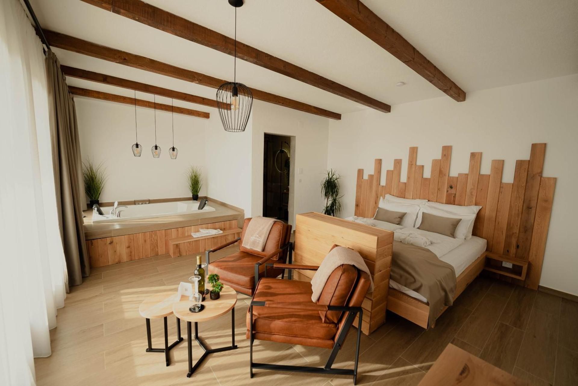 Deluxe Suite with Spa Bath