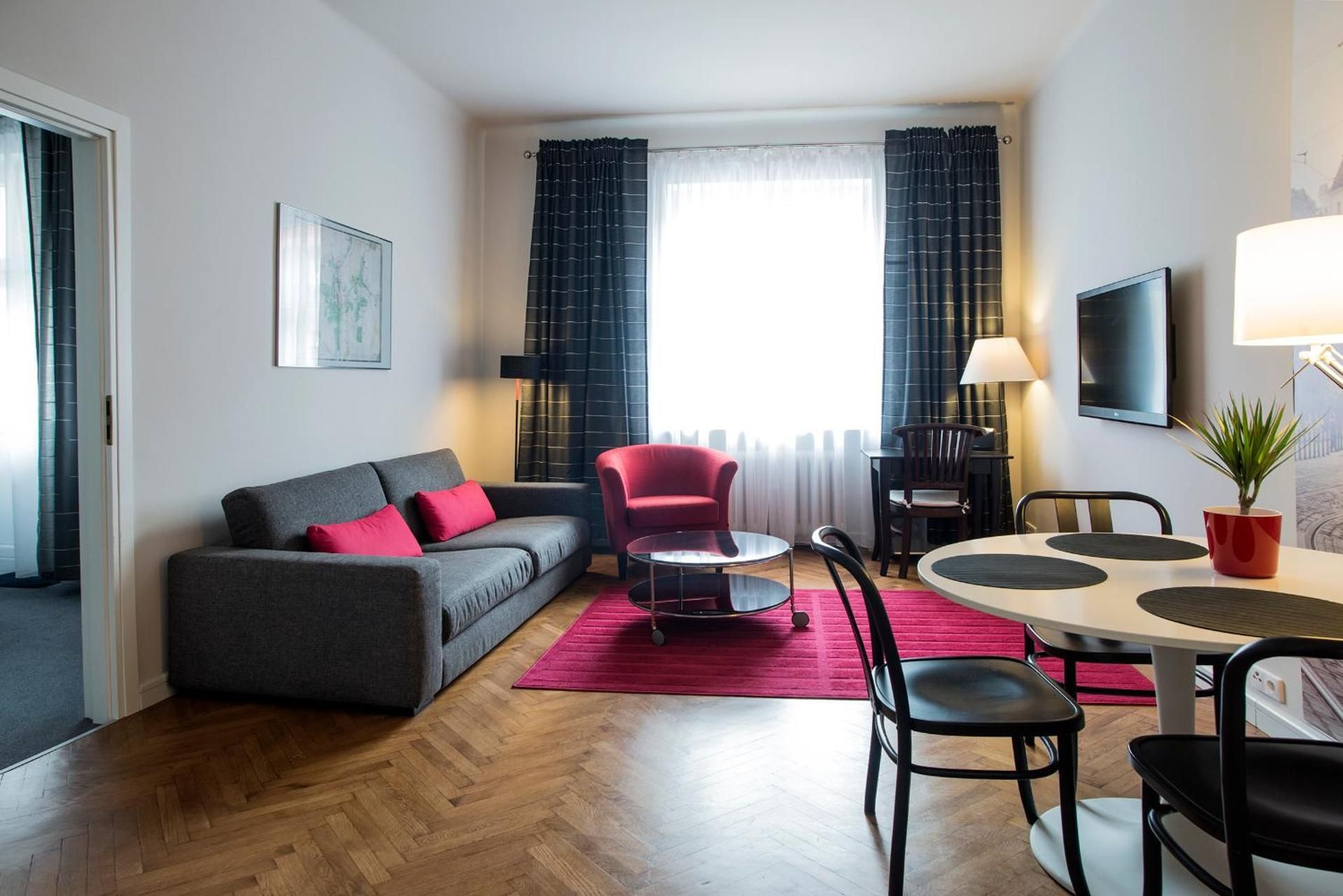 One-Bedroom Apartment