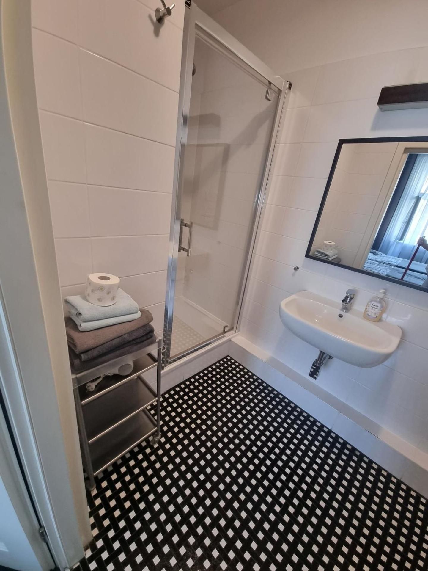 Superior One-Bedroom Apartment