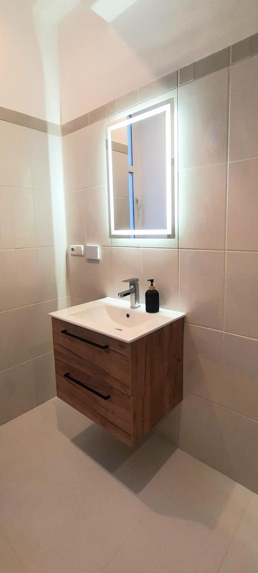 Twin Room with Shared Bathroom
