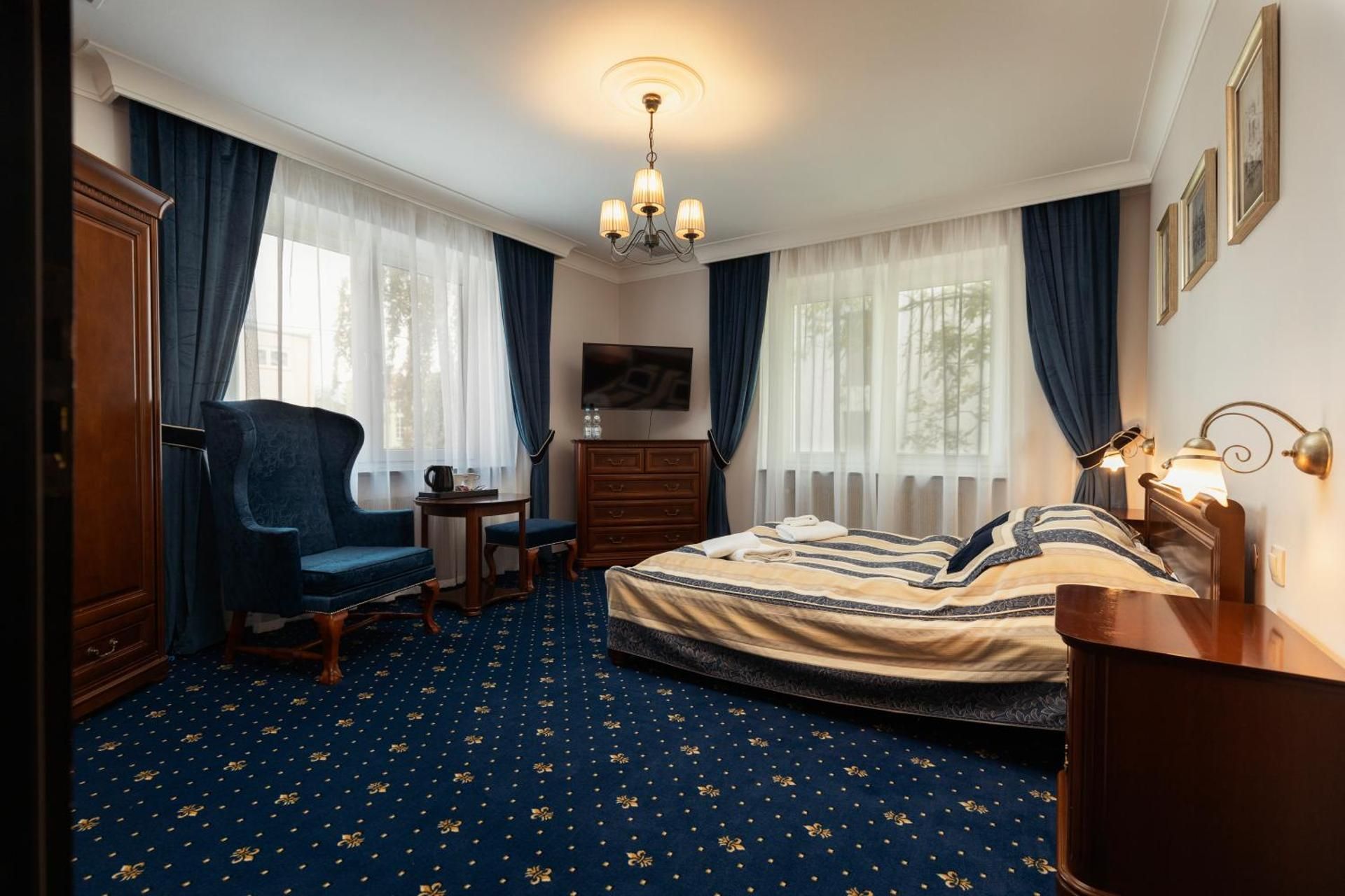 Deluxe Double Room with Shower