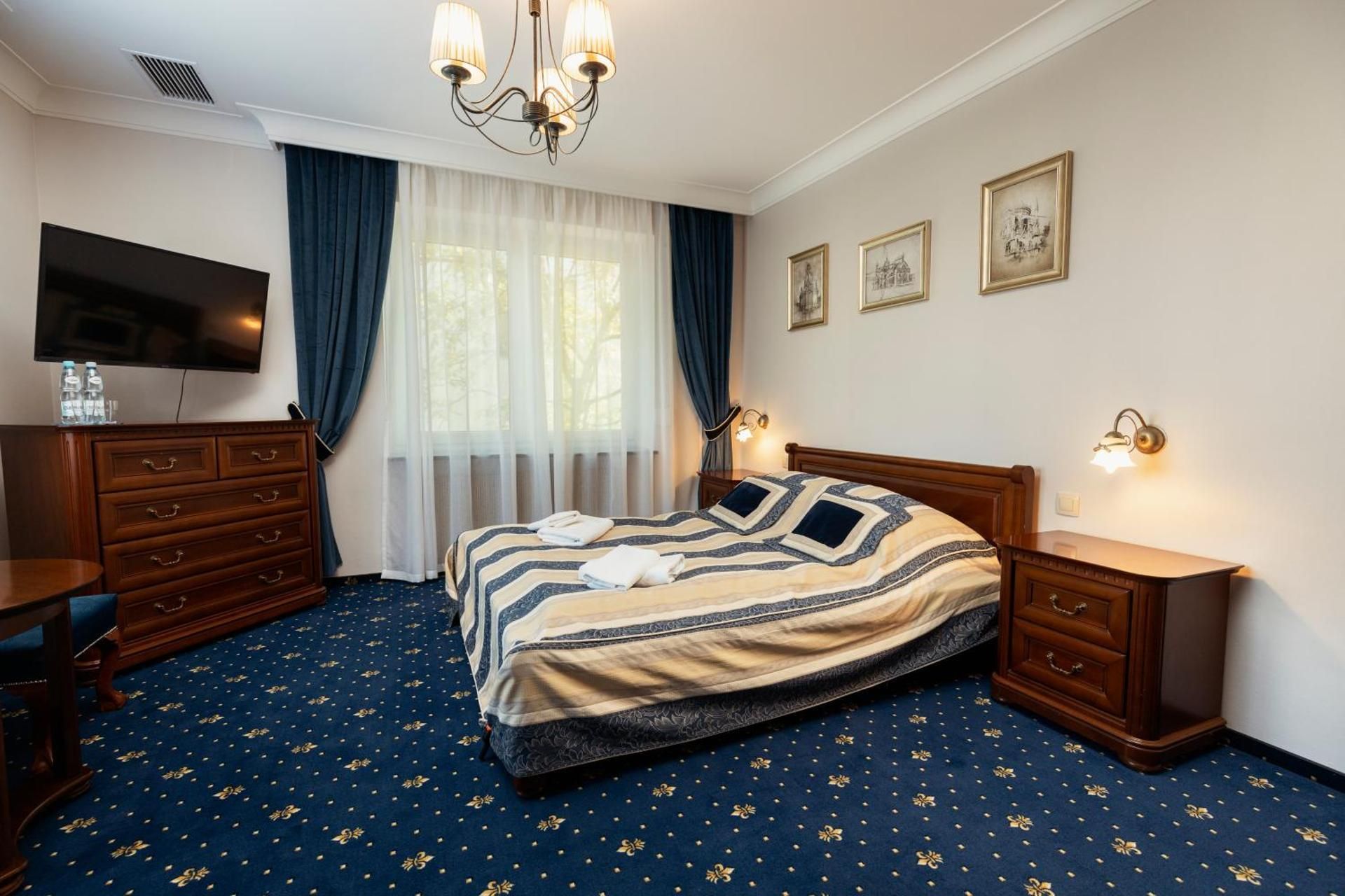 Deluxe Double Room with Shower