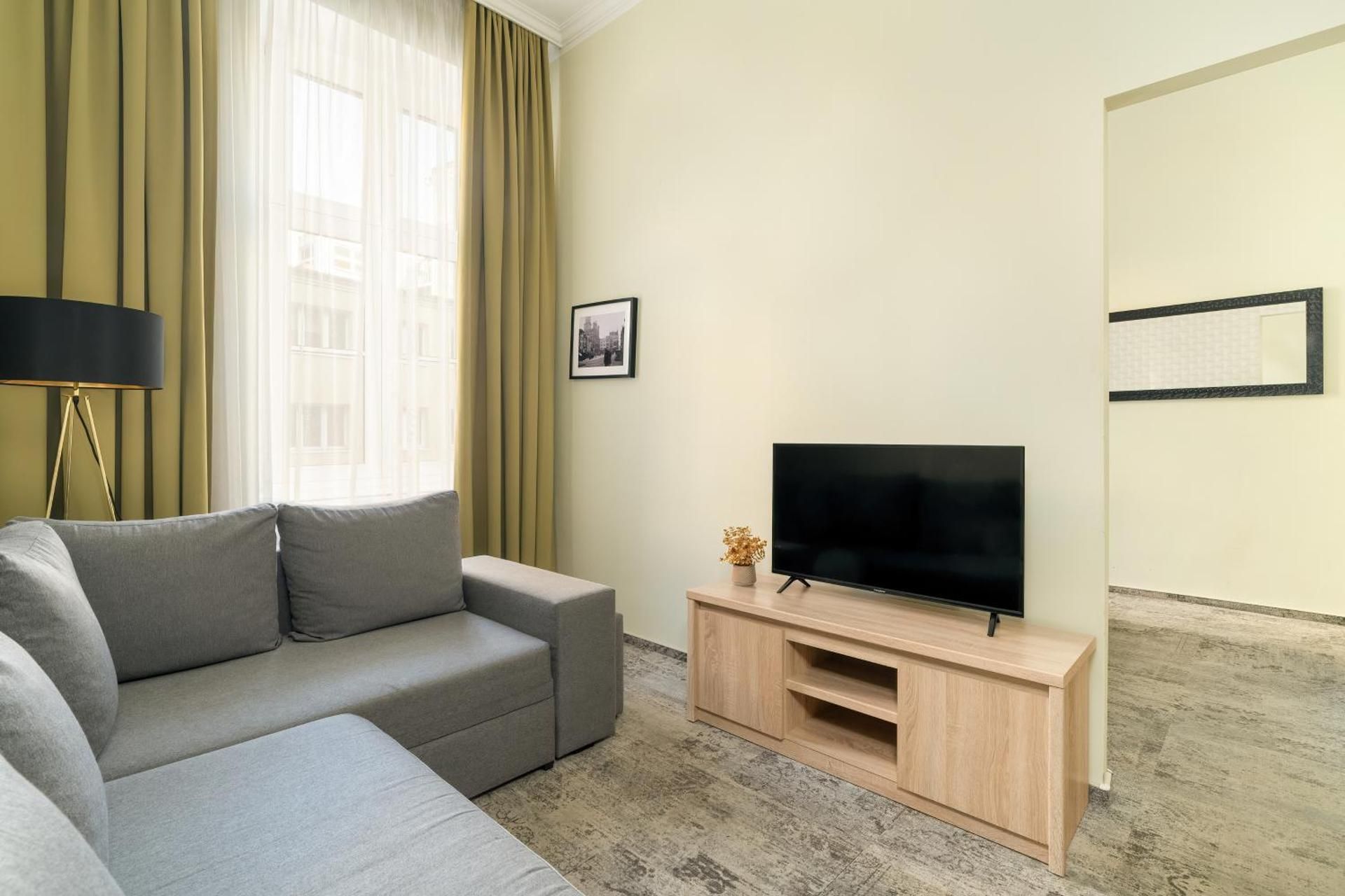DELUXE APARTMENT