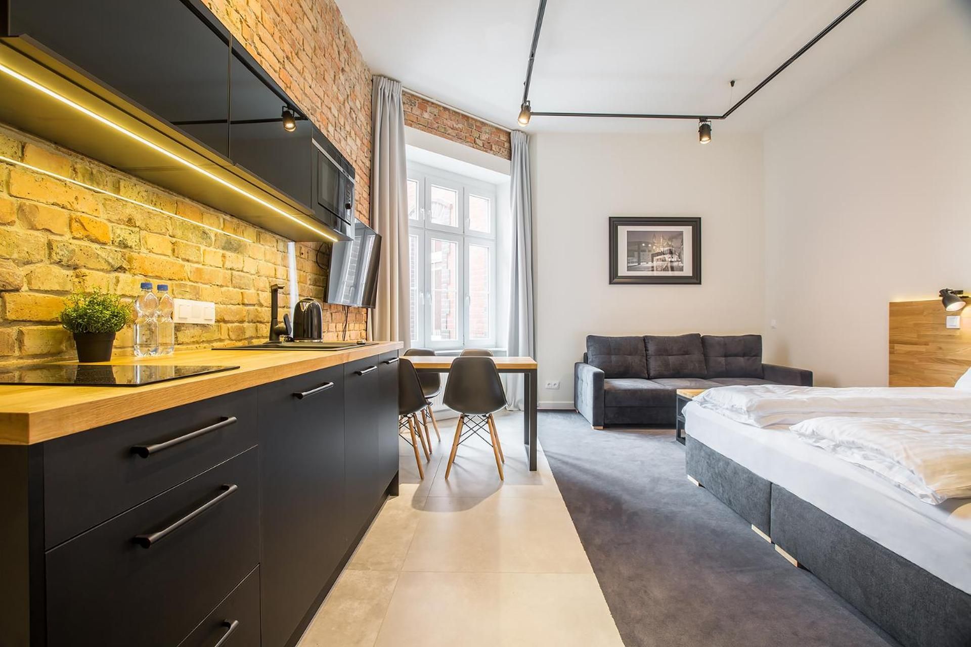 DELUXE APARTMENT