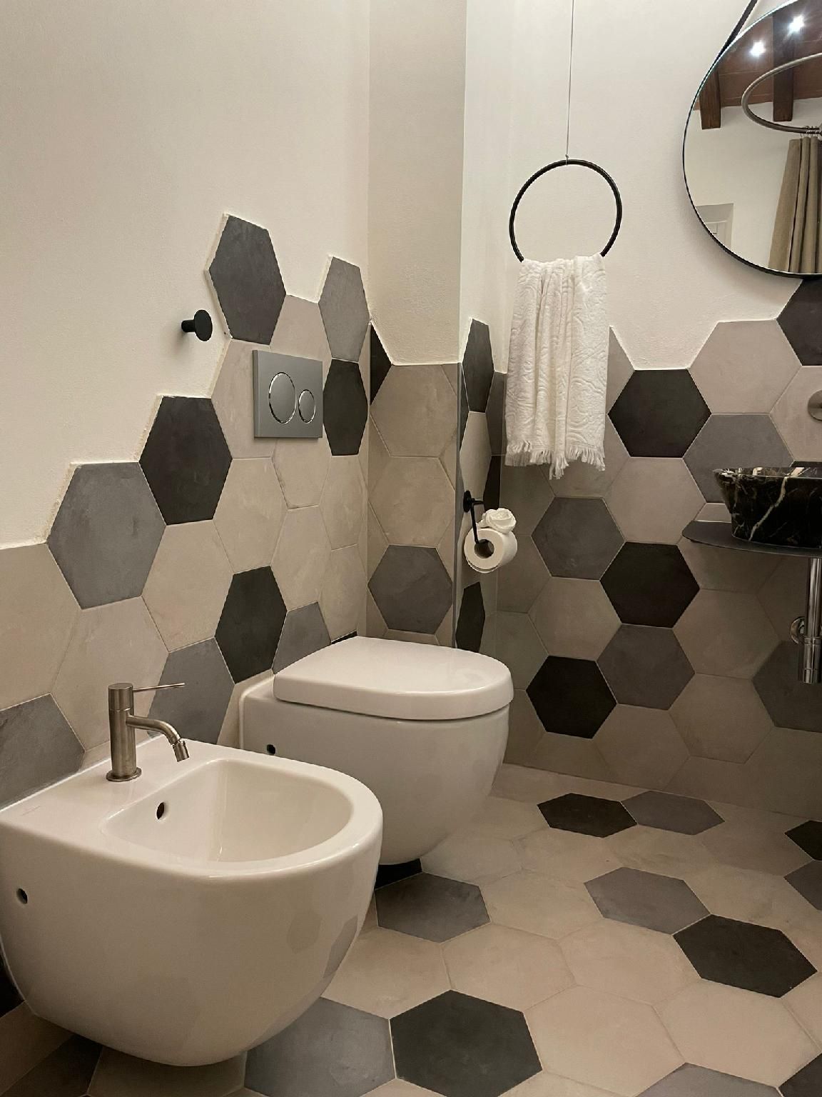 MONTEPULCIANOLETTINGS  Twin or Double Room 3