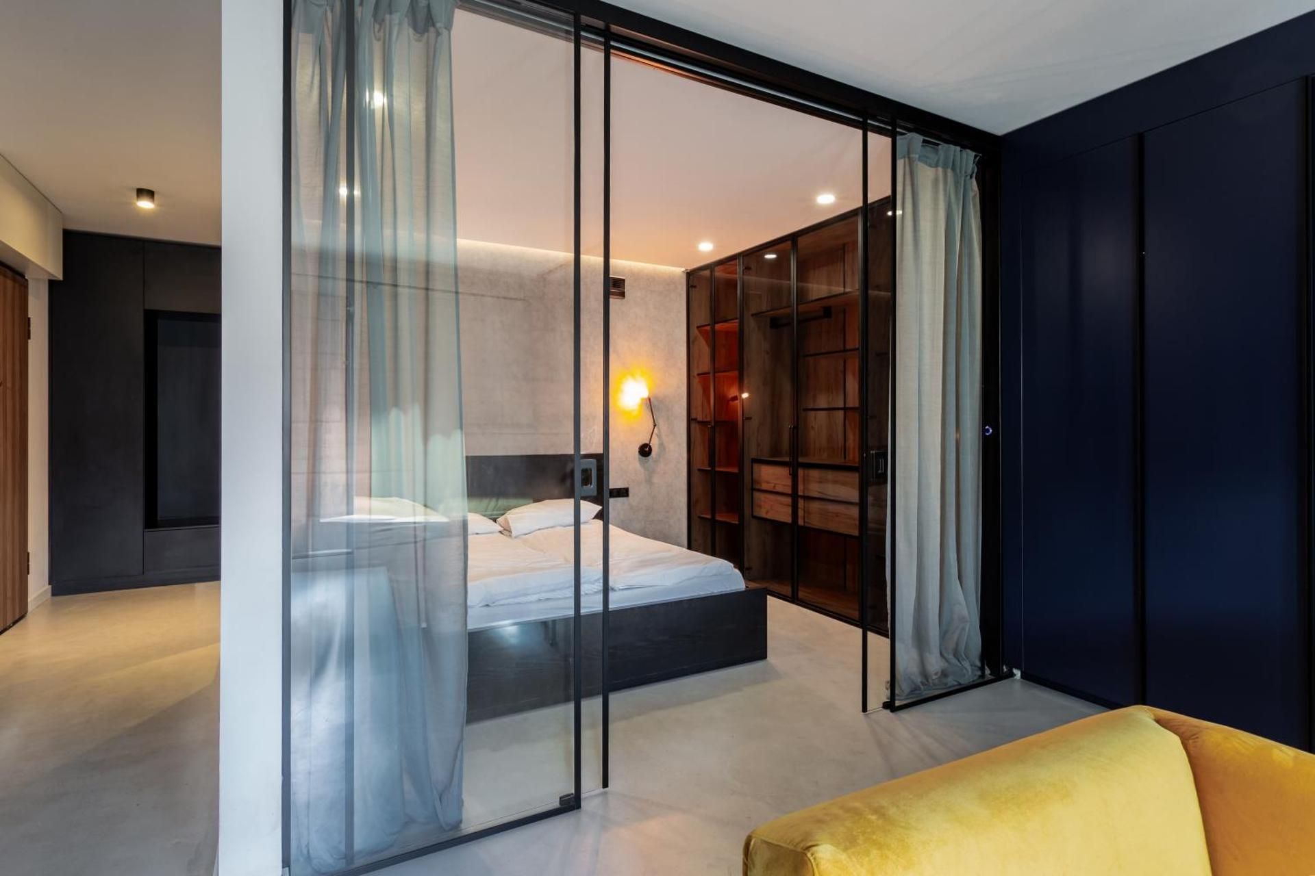 One-Bedroom Apartment - Non-Smoking