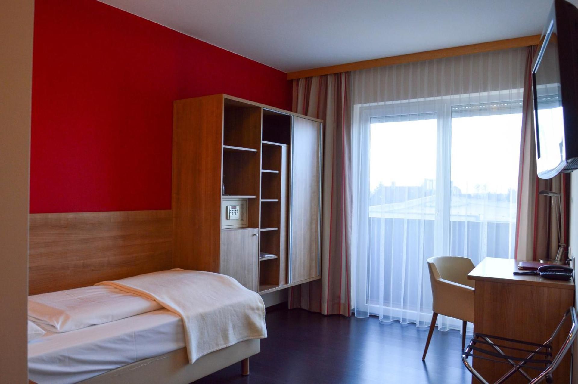 Single Room with Balcony