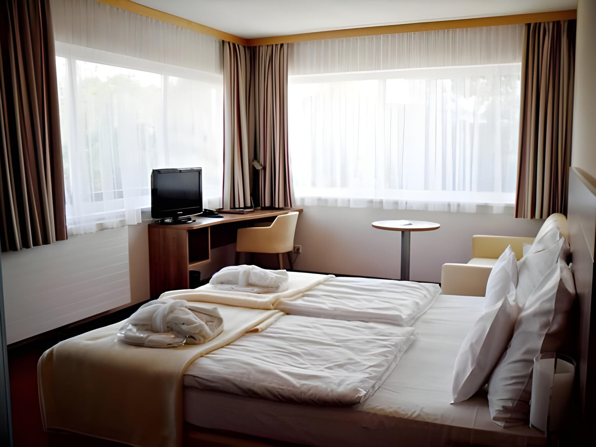 Deluxe Double Room with Bath