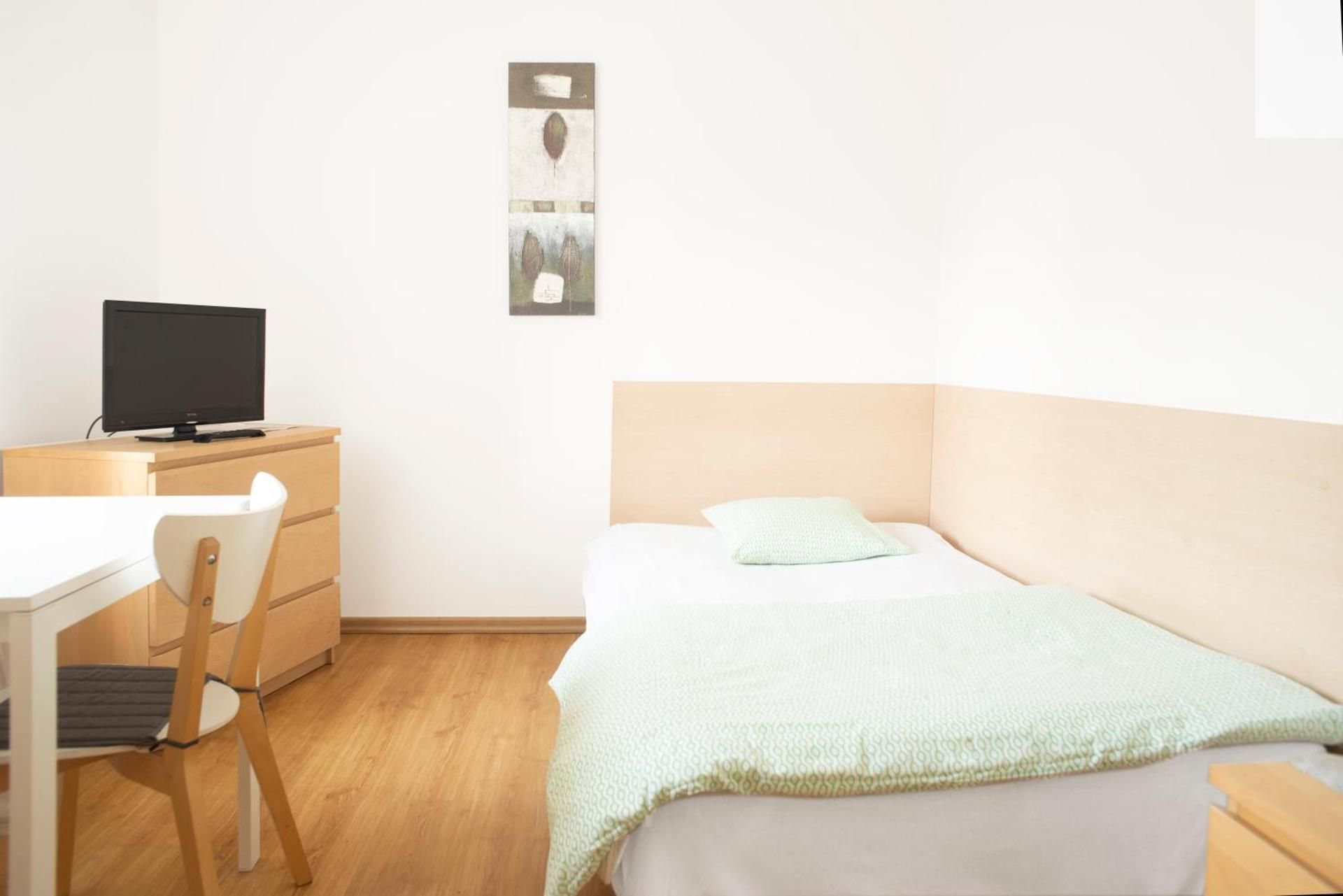 Single Room with Shared Bathroom