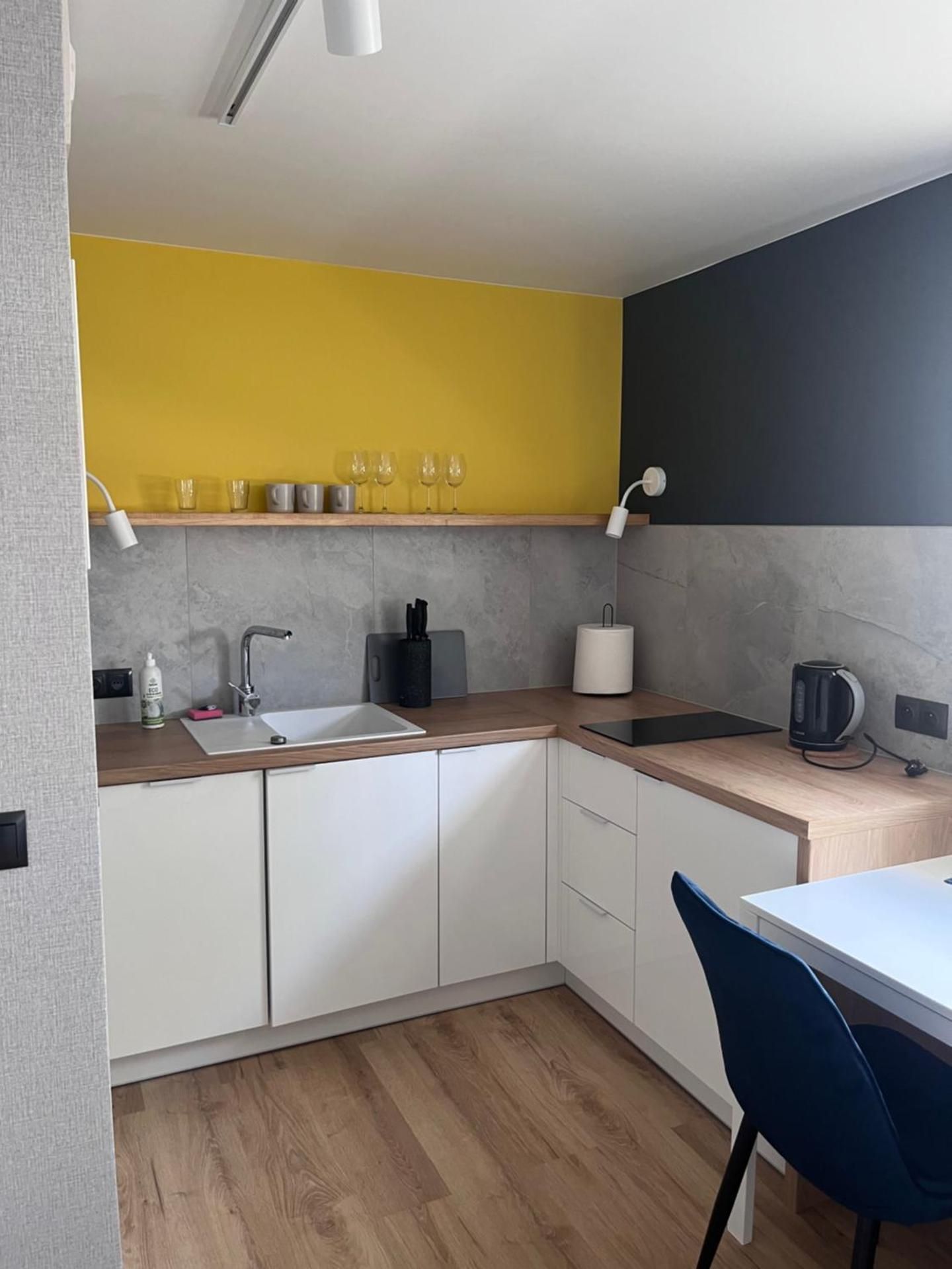 DELUXE APARTMENT