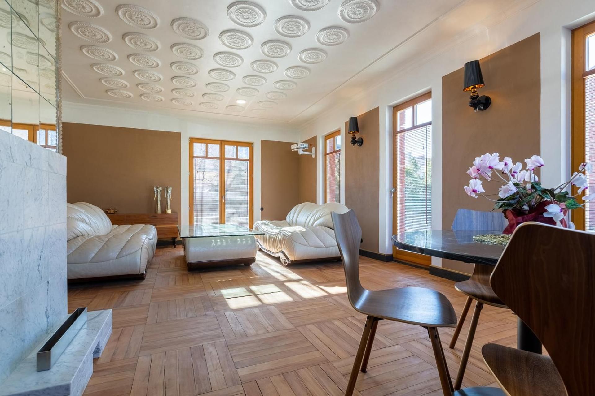 Apartment - Split Level