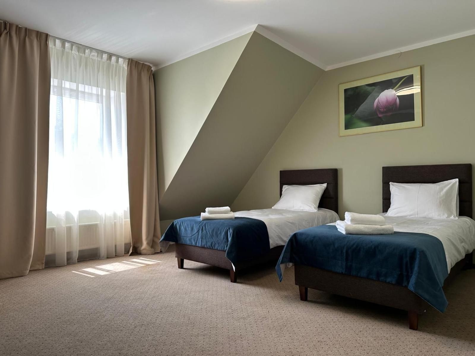 Deluxe Double Room (2 Adults + 1 Child)