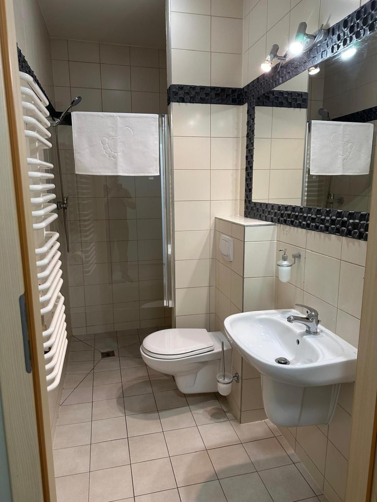 Deluxe Double Room (2 Adults + 1 Child)