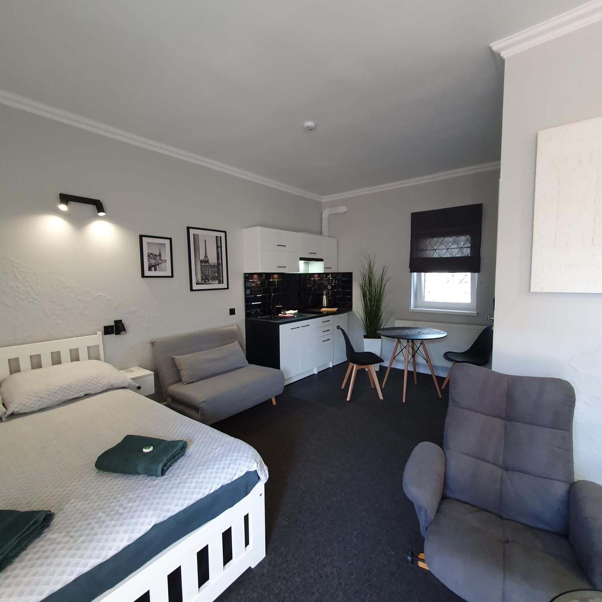 Deluxe Double Room (2 Adults + 1 Child)
