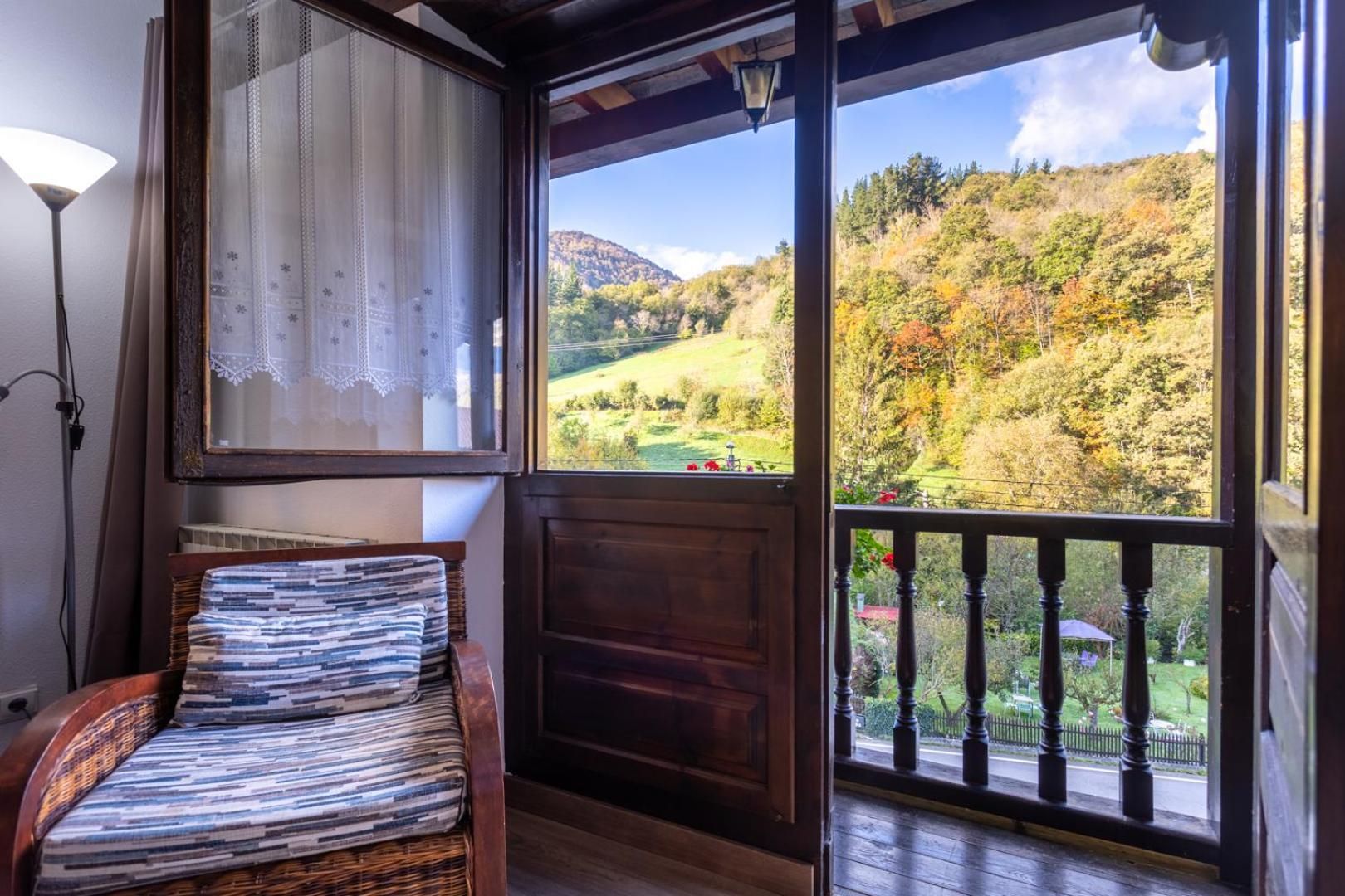 One-Bedroom Apartment with Balcony and Mountain View
