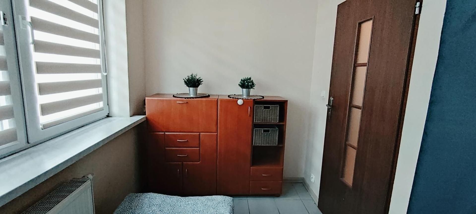 Single Room with Shared Bathroom
