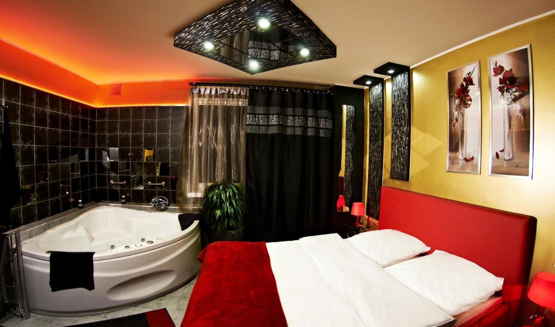 Deluxe Double Room with Hot Tub