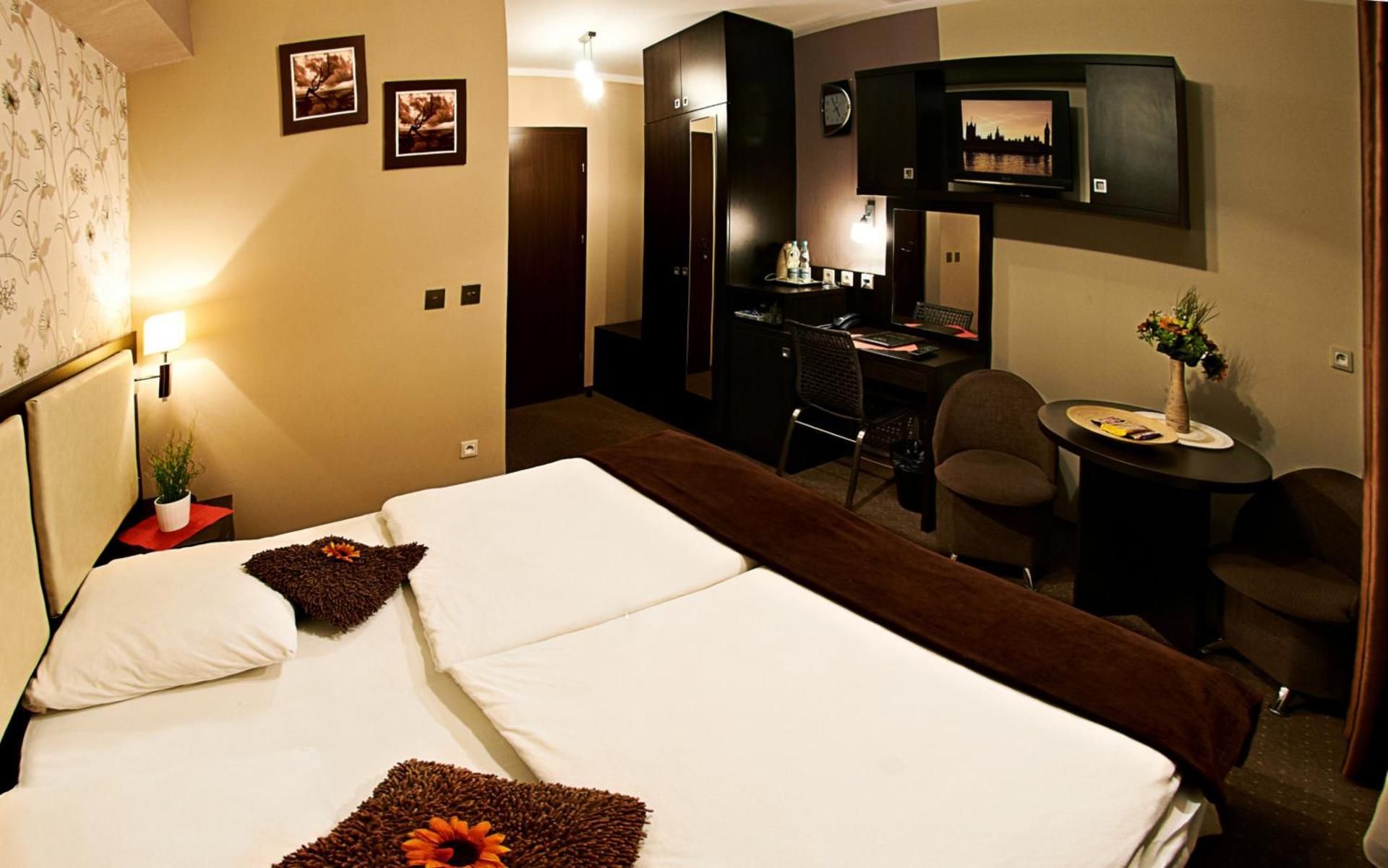 Double or Twin Room with Bathroom