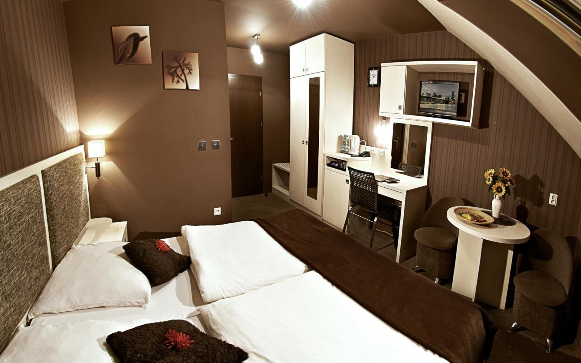 Double or Twin Room with Private Bathroom
